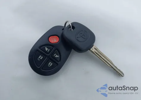 2007 Toyota Sienna Le z USA, uszkodzony, nr VIN 5TDZK23C27S084185